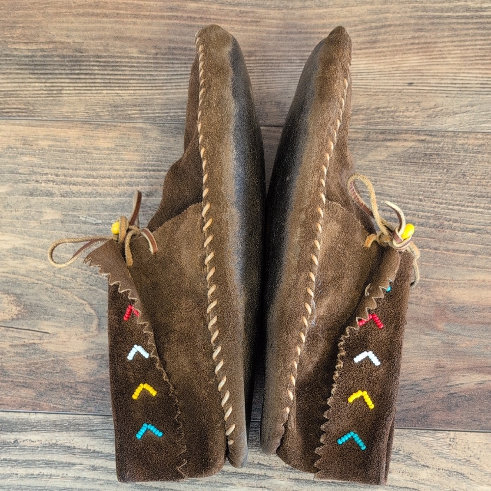 Minnetonka Brown Suede Beaded Whipstitched Moccasins Slip On Booties - Picture 5 of 8